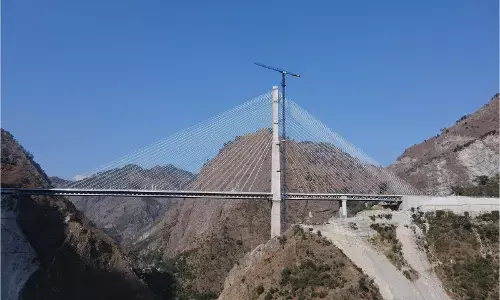 सिर्फ 11 महीने में बना देश का पहला केबल - स्टेड रेल ब्रिज, जानिए क्या है खास सिर्फ 11 महीने में बना देश का पहला केबल - स्टेड रेल ब्रिज, जानिए क्या है खास