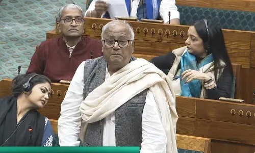 वक्फ बिल को लेकर नाखुश है लोग, सीएम ममता ने मुस्लिम समुदाय को शांत करने के लिए बुलाई बैठक, TMC सांसद सौगत रॉय का बड़ा बयान