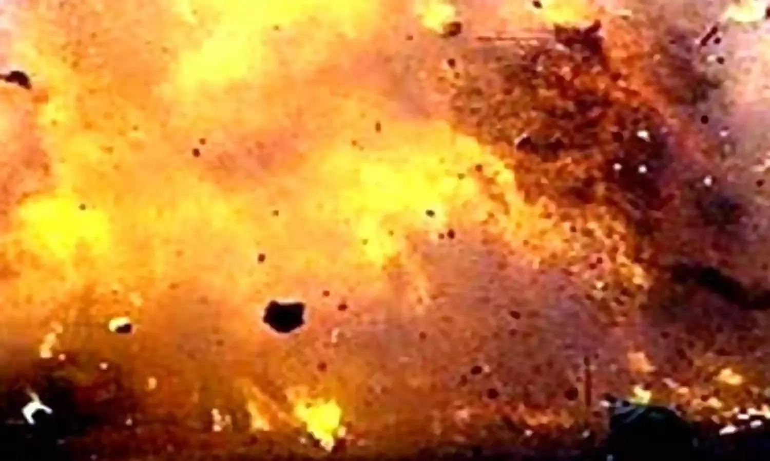 आंध्र प्रदेश में अनकापल्ली जिले के पटाखा फैक्ट्री में लगी भीषण आग, 8 की मौत, कई घायल