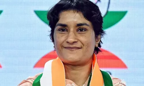 हरियाणा सरकार की तरफ से विनेश फोगाट को मिले ऑफर से नहीं हुईं खुश, तो रणवीर गंगवा ने दे डाली नसीहत! हरियाणा सरकार की तरफ से विनेश फोगाट को मिले ऑफर से नहीं हुईं खुश, तो रणवीर गंगवा ने दे डाली नसीहत!