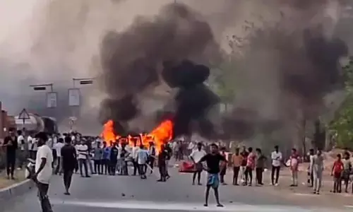 वक्फ एक्ट को लेकर मुर्शिदाबाद में हुई भारी हिंसा, जानें किन मंत्रियों का क्या है कहना? वक्फ एक्ट को लेकर मुर्शिदाबाद में हुई भारी हिंसा, जानें किन मंत्रियों का क्या है कहना?