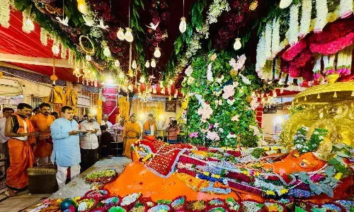 जामसांवली पहुंचे नितिन गडकरी से फोरलेन और हनुमान पथ की मांग, केंद्रीय मंत्री ने मौजूद अधिकारियों से डीपीआर प्रस्तुत करने कहा जामसांवली पहुंचे नितिन गडकरी से फोरलेन और हनुमान पथ की मांग, केंद्रीय मंत्री ने मौजूद अधिकारियों से डीपीआर प्रस्तुत करने कहा