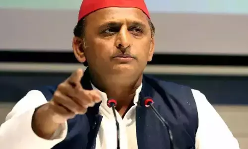 लखनऊ में भीमराव की प्रतिमा को हटाने वाले मामले पर मचा बवाल, अखिलेश यादव ने भी प्रशासन पर साधा निशाना