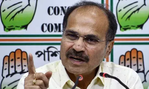 कांग्रेस नेता अधीर रंजन चौधरी ने बीजेपी पर लगाया ध्रवीकरण का आरोप, सीएम ममता बनर्जी को घेरा कांग्रेस नेता अधीर रंजन चौधरी ने बीजेपी पर लगाया ध्रवीकरण का आरोप, सीएम ममता बनर्जी को घेरा