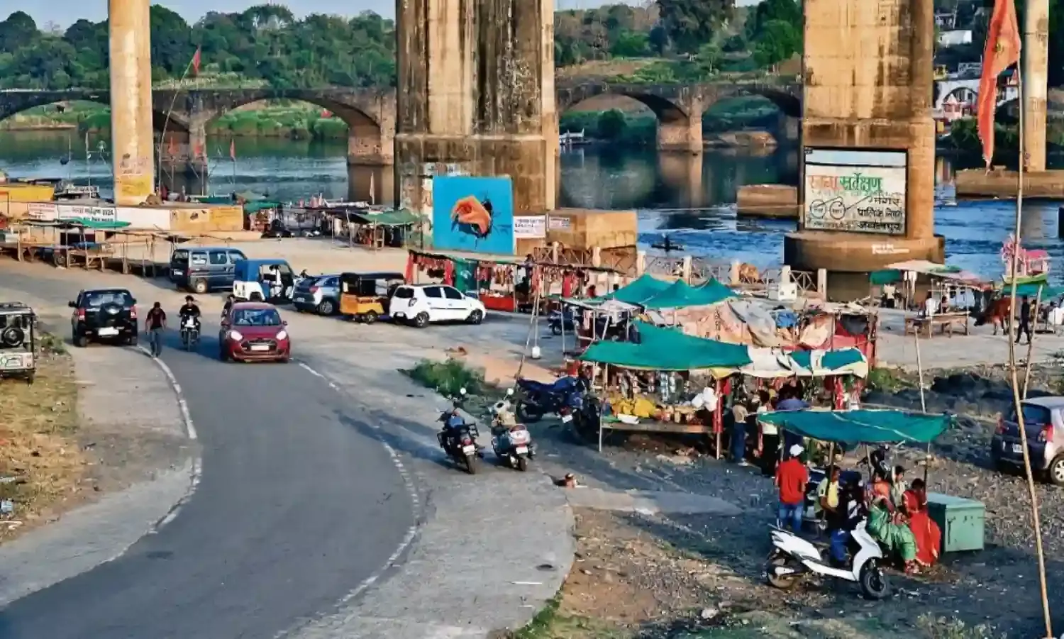 3 करोड़ से बने तिलवारा तट की रौनक गायब, पूरी तरह से कब्जों की गिरफ्त में