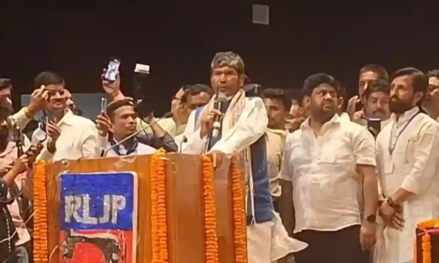 RLJP की राहें हुई NDA से हुई अलग, अंबेडकर जयंती के मौके पर पशुपति पारस ने किया बड़ा ऐलान, केंद्र सरकार और नीतीश सरकार को बताया भ्रष्टाचारी और दलित विरोधी