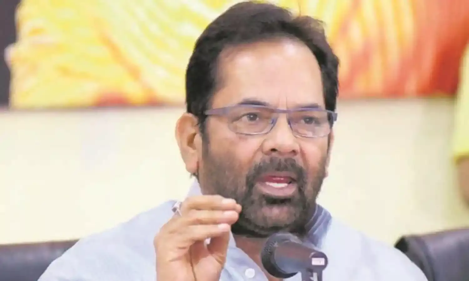 वक्फ मामले पर अब बीजेपी नेता मुख्तार अब्बास नकवी ने बीजेपी की ओर से संभाली कमान, लश्कर-ए-तबाही और लश्कर-ए-तुष्टीकरण का जिक्र कर विपक्ष को घेरा