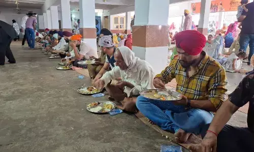 विशेष कीर्तन दीवान के बाद लंगर आयोजित