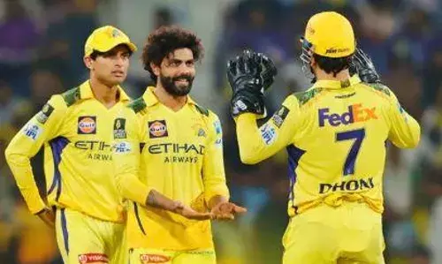 माही की कप्तानी में पलटी CSK की किस्मत, LSG को घर में घुसकर रौंदा, 5 विकेटों से अपने नाम किया मुकाबला माही की कप्तानी में पलटी CSK की किस्मत, LSG को घर में घुसकर रौंदा, 5 विकेटों से अपने नाम किया मुकाबला