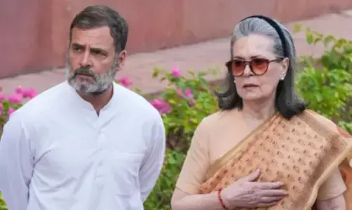 राहुल और सोनिया की बढ़ीं मुश्किलें, नेशनल हेराल्ड मनी लॉन्ड्रिंग मामले में ईडी का बड़ा एक्शन, कोर्ट में दाखिल की चार्टशीट राहुल और सोनिया की बढ़ीं मुश्किलें, नेशनल हेराल्ड मनी लॉन्ड्रिंग मामले में ईडी का बड़ा एक्शन, कोर्ट में दाखिल की चार्टशीट