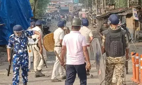 दंगाईयों को संरक्षण दे रही टीएमसी सरकार, हिंसा पूरी तरह प्रायोजित, बीजेपी सांसद जगदंबिका पाल का बड़ा आरोप दंगाईयों को संरक्षण दे रही टीएमसी सरकार, हिंसा पूरी तरह प्रायोजित, बीजेपी सांसद जगदंबिका पाल का बड़ा आरोप