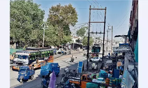 7 किमी की सड़क शहर से क्या गुजरी हाइवे के ट्रीटमेंट से मोहताज हो गई