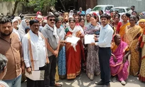 शराब दुकान के खिलाफ नांदगांव खंडेश्वर की महिलाएं उतरीं सड़क पर