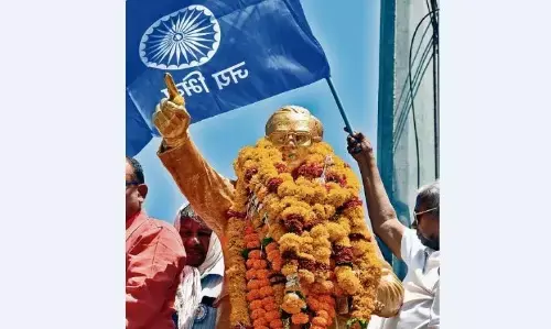 संविधान केवल दस्तावेज नहीं, बल्कि जीवंत दर्शन है