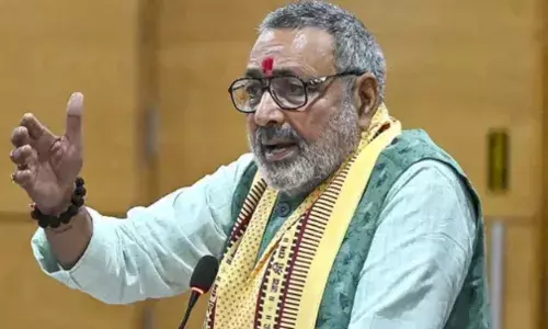 TMC सरकार पर केंद्रीय मंत्री गिरिराज सिंह का पलटवार, कहा - तुष्टिकरण की पराकाष्ठा पर है CM ममता बनर्जी