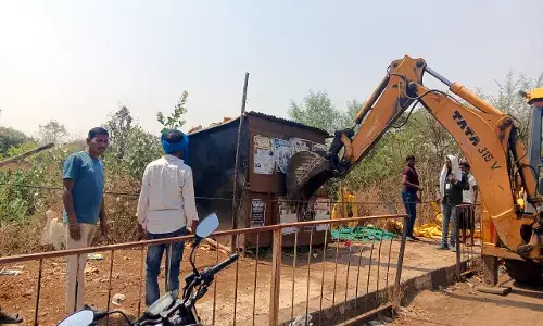 गड़चिरोली की अतिक्रमित दुकानों पर फिर चला नगर परिषद का हथौड़ा