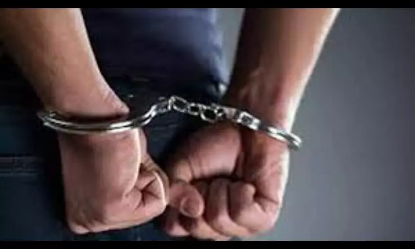 20 ग्राम ड्रग्स और पिस्तौल के साथ 3 आरोपी गिरफ्तार, धाराशिव जिले के हैं निवासी 20 ग्राम ड्रग्स और पिस्तौल के साथ 3 आरोपी गिरफ्तार, धाराशिव जिले के हैं निवासी