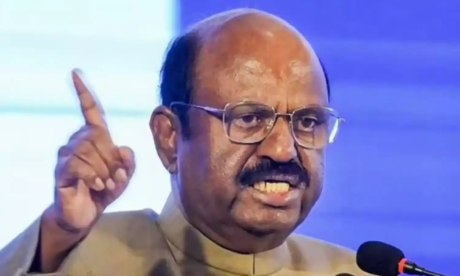 राज्यपाल सी.वी. आनंद बोस ने मुर्शिदाबाद हिंसा से प्रभावित परिवारों से की मुलाकात, कार्रवाई होने का दिया भरोसा