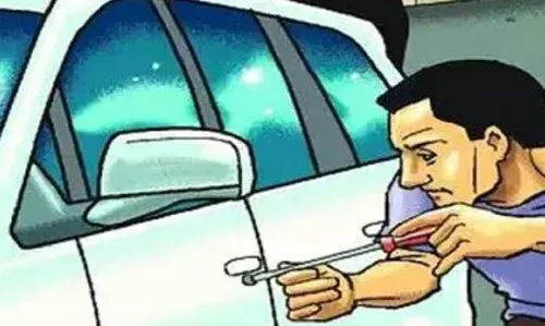 अमरावती में न्यायाधीश की कार से सवा 5 लाख के आभूषण से भरी थैली उड़ाई