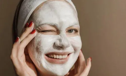 गर्मियों में अपने चेहरे को बचाना है डल होने से, तो इन उपायों को अपनाएं, स्किन की कई सारी प्रॉबल्म्स हो जाएंगी दूर