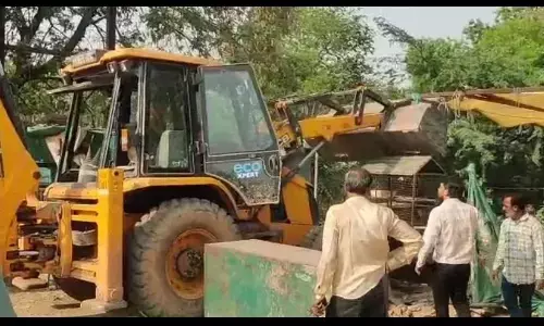 नगर के अंदर संचालित अंडा, मांस की दुकानों पर प्रशासनिक कार्यवाही