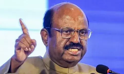 राज्यपाल सी.वी. आनंद बोस ने मुर्शिदाबाद हिंसा से प्रभावित परिवारों से की मुलाकात, कार्रवाई होने का दिया भरोसा