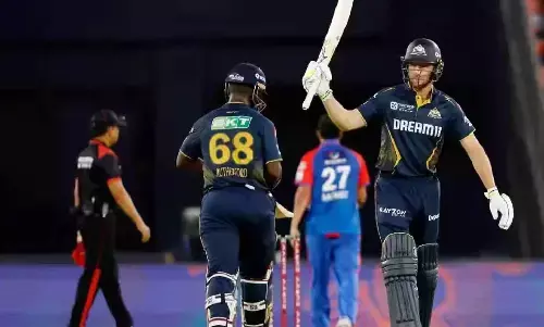 बटलर की आंधी में उड़ी DC, अपने घरेलू मैदान पर GT ने 7 विकेटों से दर्ज की जीत बटलर की आंधी में उड़ी DC, अपने घरेलू मैदान पर GT ने 7 विकेटों से दर्ज की जीत