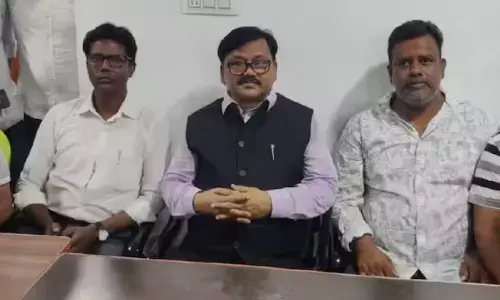 कम नहीं हो रहीं नीतीश कुमार की मुश्किलें! एक और बड़े नेता ने दिया इस्तीफा, पार्टी के वक्फ कानून का समर्थन करने पर लिया निर्णय