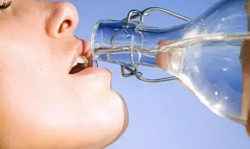 पर्याप्त पानी पीने के बाद भी लगती है लगातार प्यास, तो हो जाएं सावधान, शरीर में हो सकती हैं ये परेशानियां