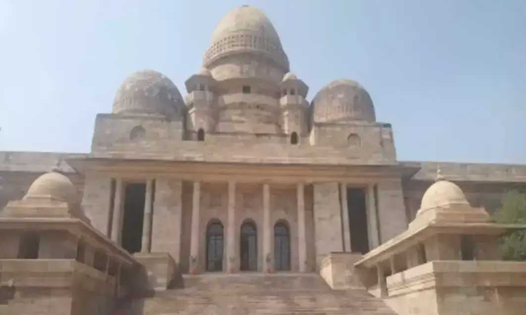 गुवाहाटी और औरंगाबाद के बाद हाईकोर्ट की नागपुर खंडपीठ को बम से उड़ाने की धमकी गुवाहाटी और औरंगाबाद के बाद हाईकोर्ट की नागपुर खंडपीठ को बम से उड़ाने की धमकी