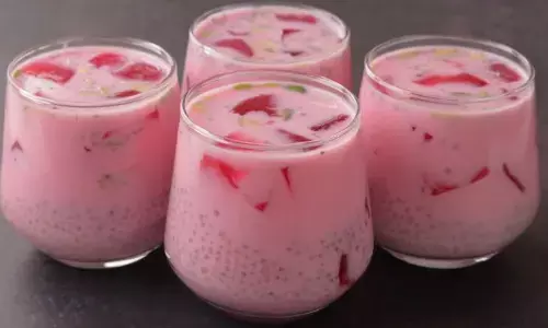 घर आए मेहमानों को करना चाहते हैं खुश, तो बनाएं ठंडा-ठंडा साबूदाने का शरबत, होगी खूब तारीफ