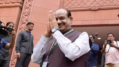 सशक्त और आत्मनिर्भर भारत के निर्माण में सक्रिय भागीदार बने युवा - बिरला