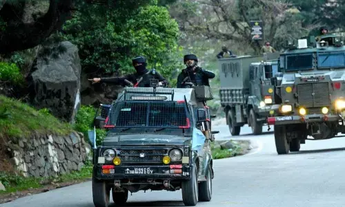 पहलगाम आतंकी हमले में बाल-बाल बच गए केरल हाईकोर्ट के तीन जज पहलगाम आतंकी हमले में बाल-बाल बच गए केरल हाईकोर्ट के तीन जज