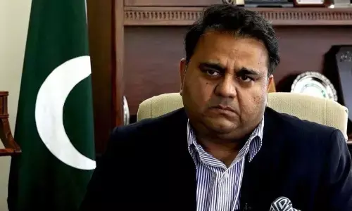 पाकिस्तान के पूर्व मंत्री चौधरी फवाद हुसैन ने भारत को दी गीदड़ भभकी, कहा- एकजुट होकर अपने देश का करेंगे बचाव पाकिस्तान के पूर्व मंत्री चौधरी फवाद हुसैन ने भारत को दी गीदड़ भभकी, कहा- एकजुट होकर अपने देश का करेंगे बचाव