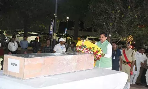 मुख्यमंत्री डॉ. यादव ने स्व. नथानियल की पार्थिव देह पर पुष्पांजलि अर्पित की
