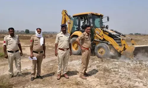 बटुरा में कोयले का अवैध खनन के 15 गड्ढे भरवाए