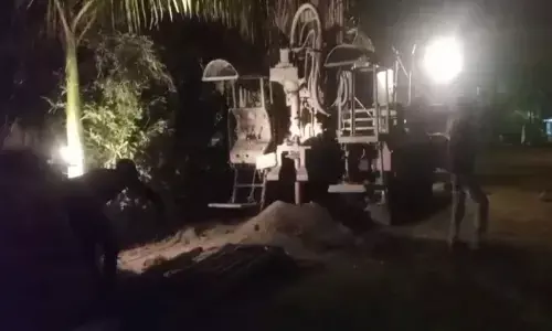 मेडिकल कॉलेज में 3 नलकूप खनन का काम प्रारंभ