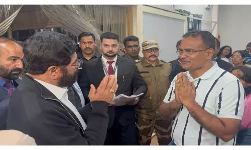 कश्मीर में अटके 183 लोगों को लेकर दो विमान मुंबई पहुंचे, लोगों ने ली राहत की सांस