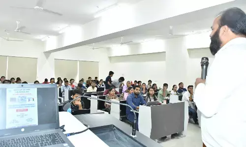 एमसीयू के विद्यार्थियों ने सीखे लेआउट डिजाइनिंग के गुर, पत्रकारिता विभाग में दो दिवसीय कार्यशाला संपन्न एमसीयू के विद्यार्थियों ने सीखे लेआउट डिजाइनिंग के गुर, पत्रकारिता विभाग में दो दिवसीय कार्यशाला संपन्न