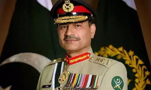पाकिस्तान के आर्मी चीफ जनरल आसिम मुनीर ने अपने परिवार को भेजा विदेश, भारत के एक्शन से खौफ में पाकिस्तानी सेना