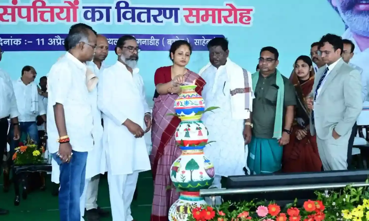 CM हेमंत सोरेन अमर वीर शहीद सिदो-कान्हू मुर्मू जयंती के अवसर पर आयोजित कार्यक्रम में हुए शामिल, वीर शहीदों को किया नमन