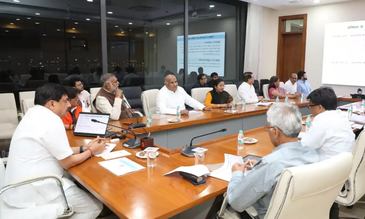 भोपाल, इंदौर मेट्रोपॉलिटन एरिया से जुड़ी सभी आवश्यक कार्यवाही समय-सीमा में हो पूरी- मुख्यमंत्री डॉ. मोहन यादव, सीएम ने देखा प्रजेंटेशन