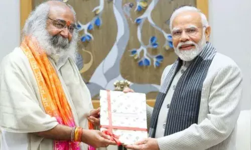 पीएम मोदी का विरोध के चक्कर में देश और सेना के खिलाफ हो गए राहुल, अखिलेश और तेजस्वी, आचार्य प्रमोद ने विपक्ष पर साधा निशाना