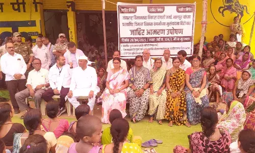 प्रस्तावित एयरपोर्ट के भूमि अधिग्रहण के खिलाफ किसानों ने शुरू किया बेमियादी अनशन