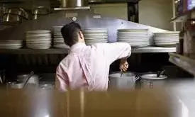 सेवा शुल्क वापस न करने वाले 5 रेस्तरां पर कार्रवाई, वसूल रहे थे सेवा शुल्क