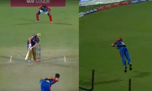 चमीरा बने सुपरमैन! हवा में उछल कर लपका अनुकूल का कैच, स्टार्क को हैट्रिक विकेट लेने में की मदद, सोशल मीडिया पर वायरल हो रहा वीडियो चमीरा बने सुपरमैन! हवा में उछल कर लपका अनुकूल का कैच, स्टार्क को हैट्रिक विकेट लेने में की मदद, सोशल मीडिया पर वायरल हो रहा वीडियो