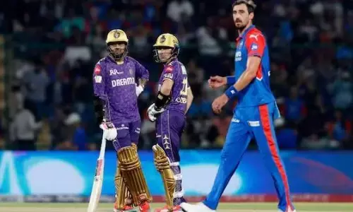 बेकार गई स्टार्क की हैट्रिक और डु प्लेसिस की फिफ्टी, अपने घर में DC को 14 रनों से झेलनी पड़ी करारी हार बेकार गई स्टार्क की हैट्रिक और डु प्लेसिस की फिफ्टी, अपने घर में DC को 14 रनों से झेलनी पड़ी करारी हार