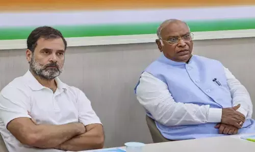 पार्टी लाइन से हटकर कोई भी बयान नहीं दें..., कांग्रेस ने अपने नेताओं को सोच-समझकर पहलगाम आतंकी हमले पर बोलने को कहा पार्टी लाइन से हटकर कोई भी बयान नहीं दें..., कांग्रेस ने अपने नेताओं को सोच-समझकर पहलगाम आतंकी हमले पर बोलने को कहा