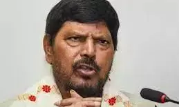 जातीय जनगणना कराने संबंधी निर्णय का आरपीआई ए के नेता आठवले ने किया स्वागत