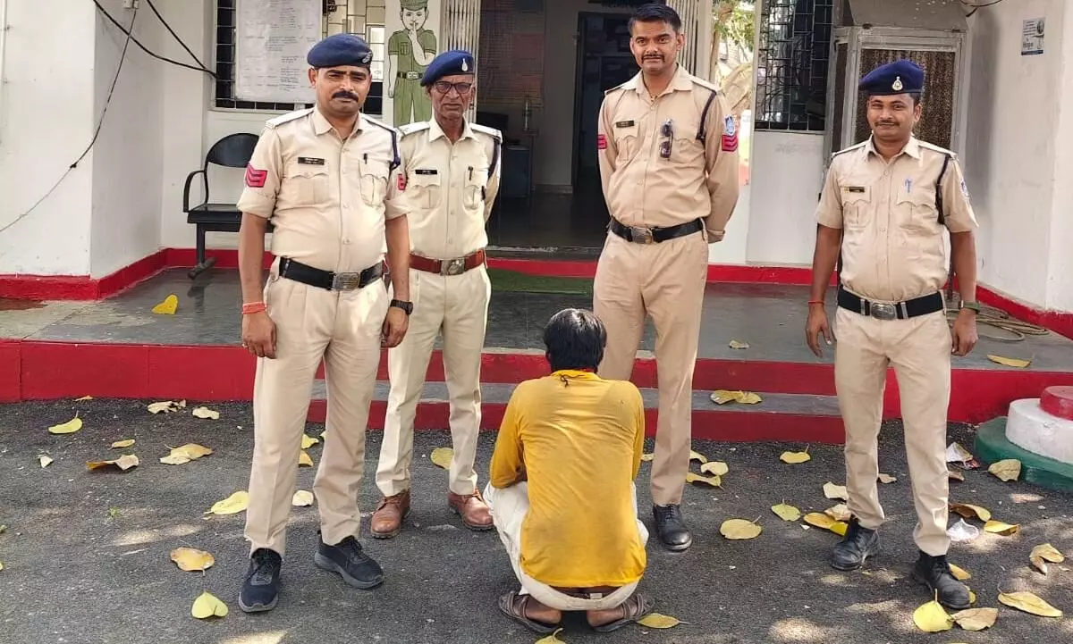 अजयगढ पुलिस ने ईनामी स्थाई वारंटी को किया गिरफ्तार अजयगढ पुलिस ने ईनामी स्थाई वारंटी को किया गिरफ्तार
